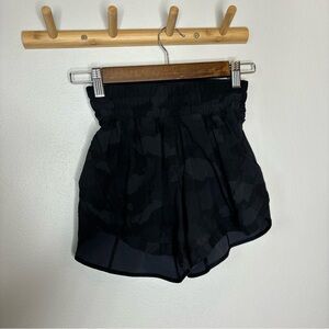 Lululemon Hotty Hot Short size 2 black camo